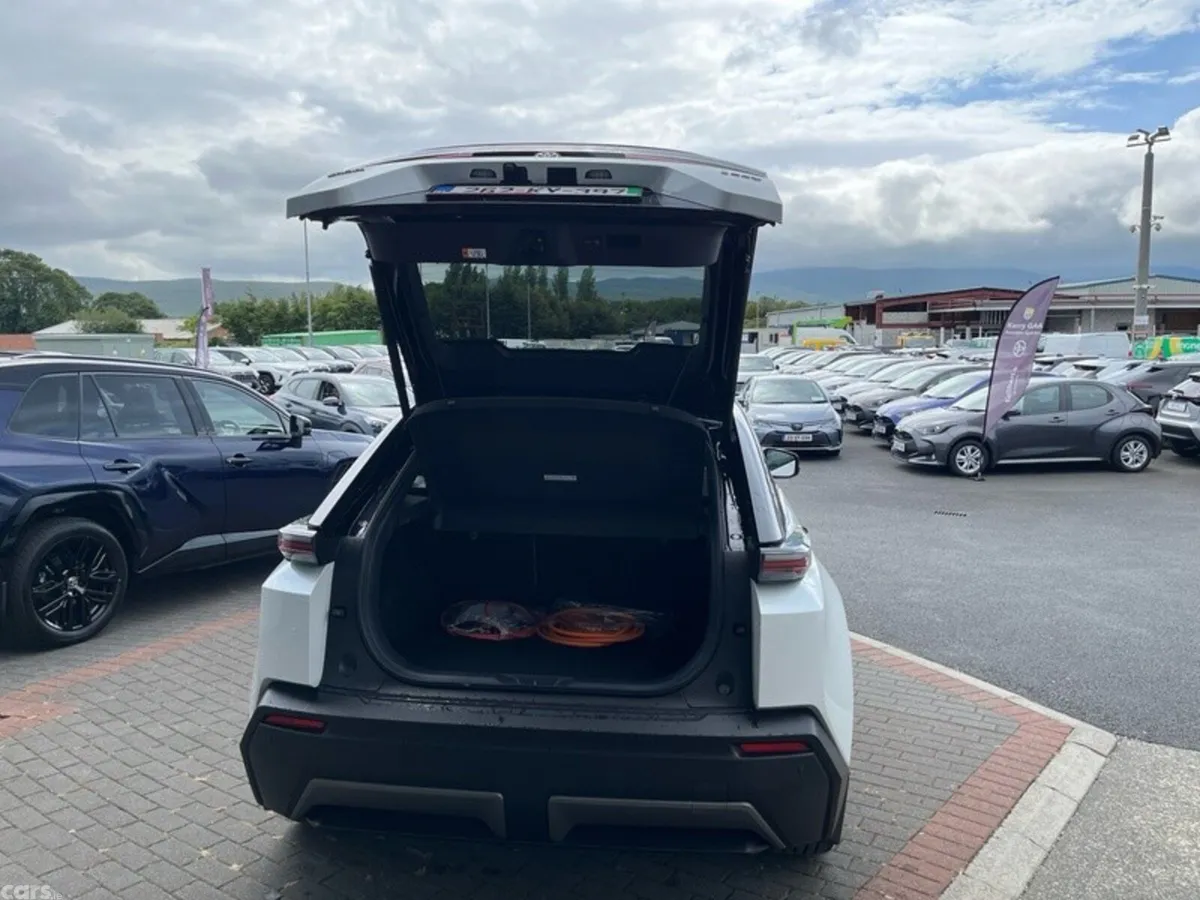 Toyota C-HR Estate, Electric, 2026, White