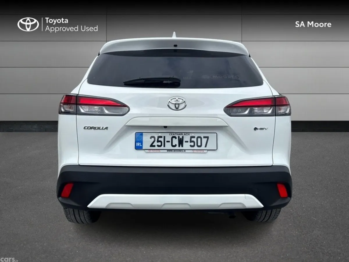 Toyota Corolla Cross Hatchback, Petrol Hybrid, 2025, White