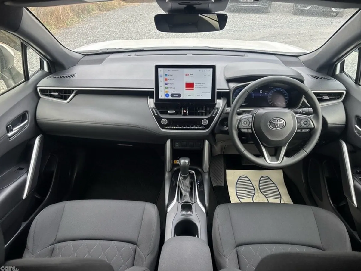 Toyota Corolla Cross Hatchback, Petrol Hybrid, 2025, White
