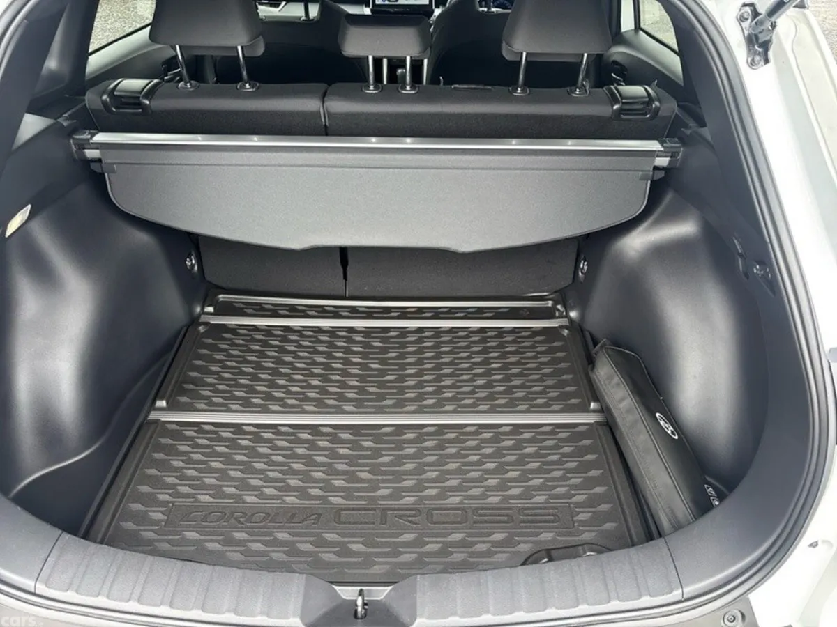 Toyota Corolla Cross Hatchback, Petrol Hybrid, 2025, White