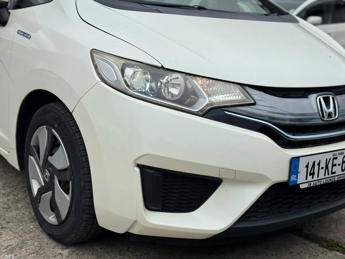 Honda Fit Hatchback, Petrol Hybrid, 2014, White