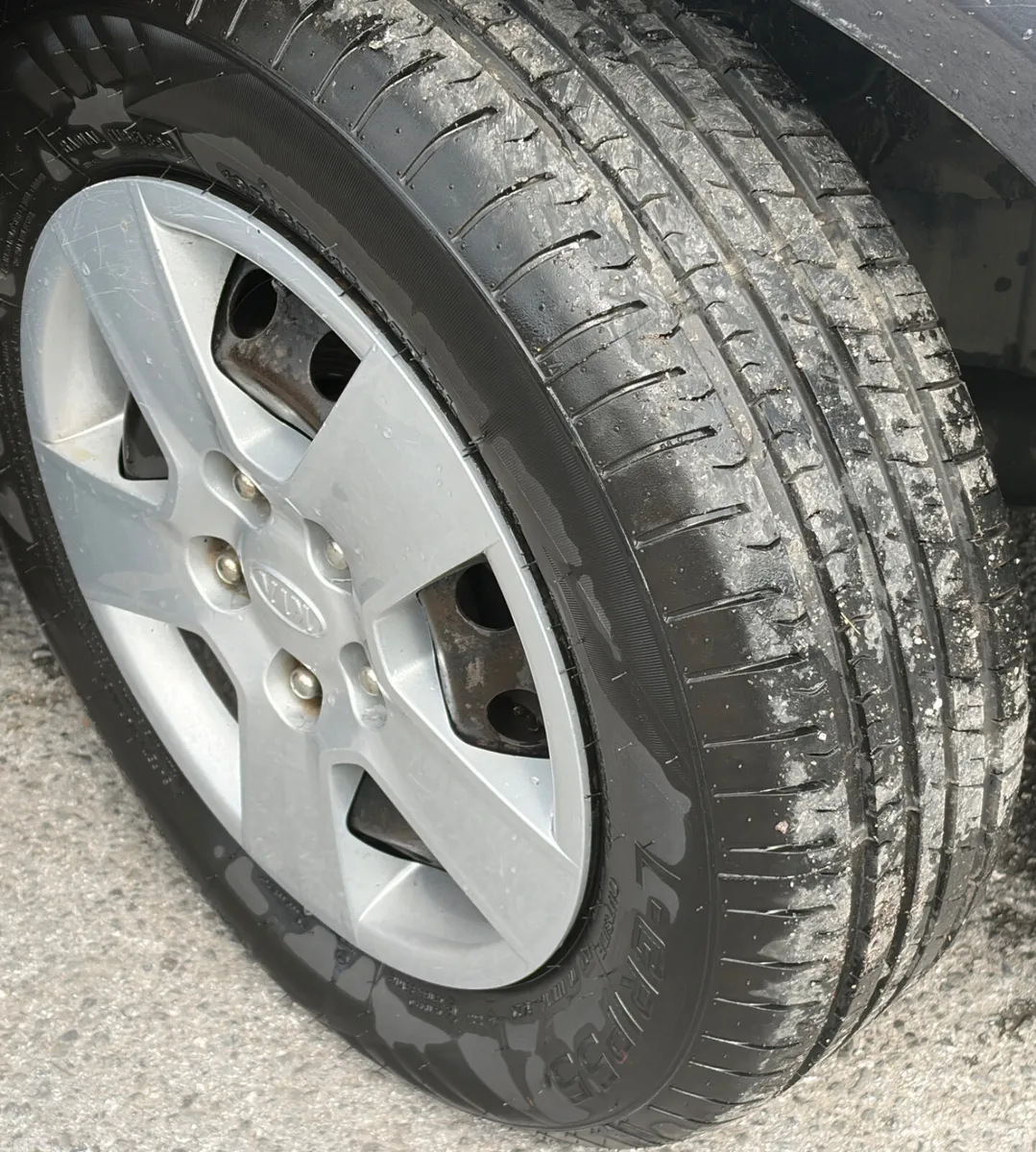 Kia Venga MPV, Petrol, 2019, Grey