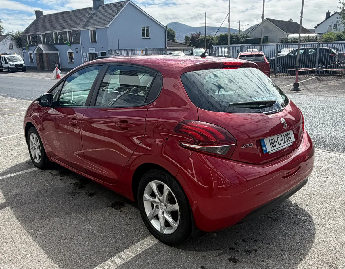 Peugeot 208 Hatchback, Diesel, 2018, Red
