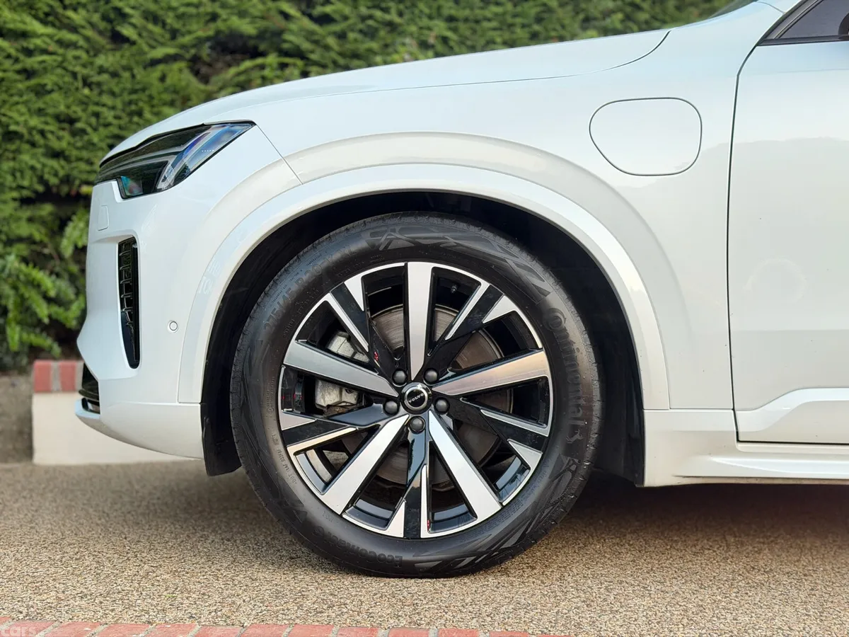 Volvo XC90 SUV, Petrol Plug-in Hybrid, 2025, White