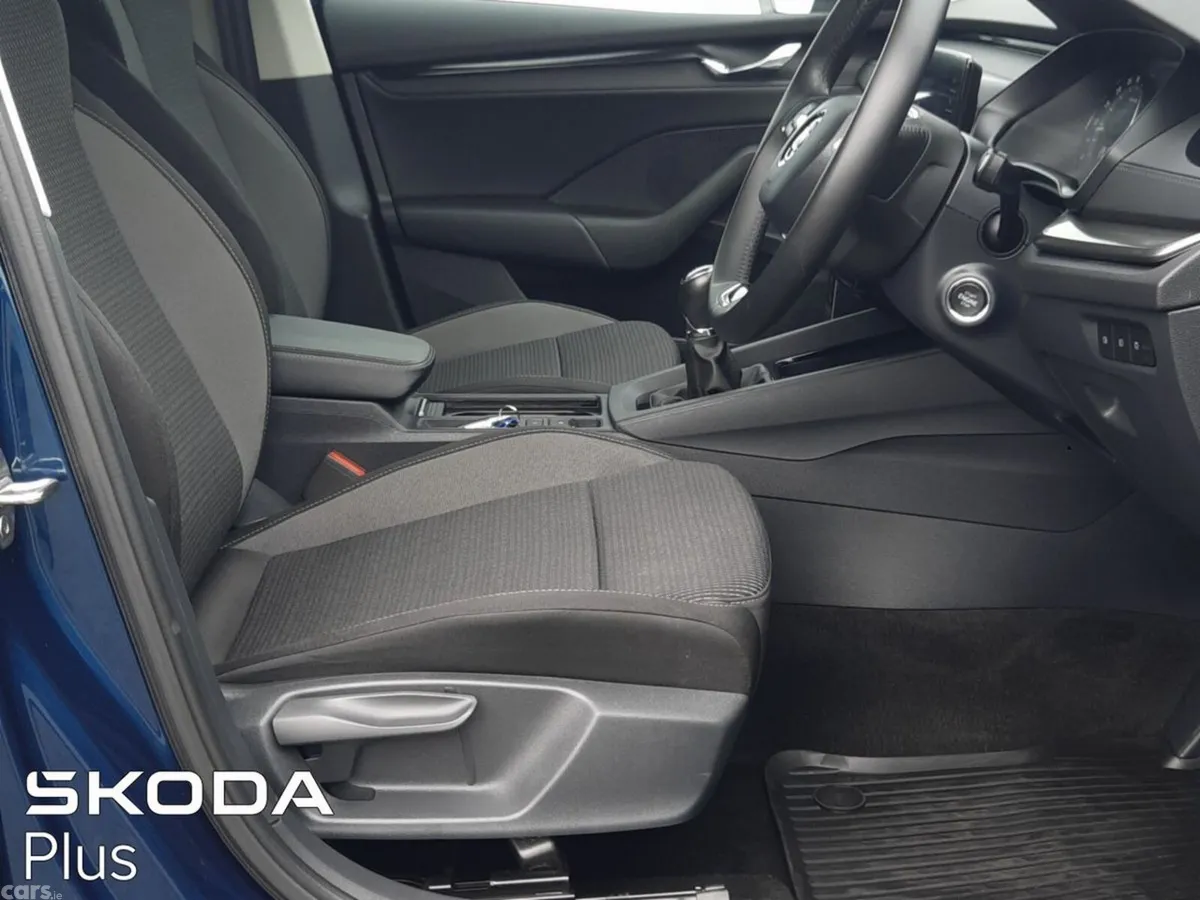 Skoda Octavia Saloon, Diesel, 2024, Blue