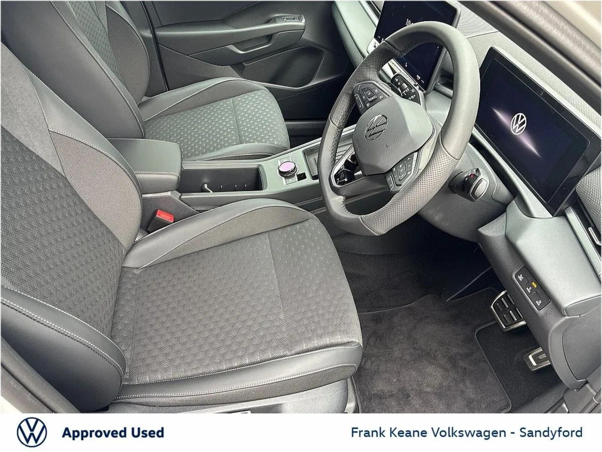 Volkswagen T-Roc SUV, Petrol, 2027, White