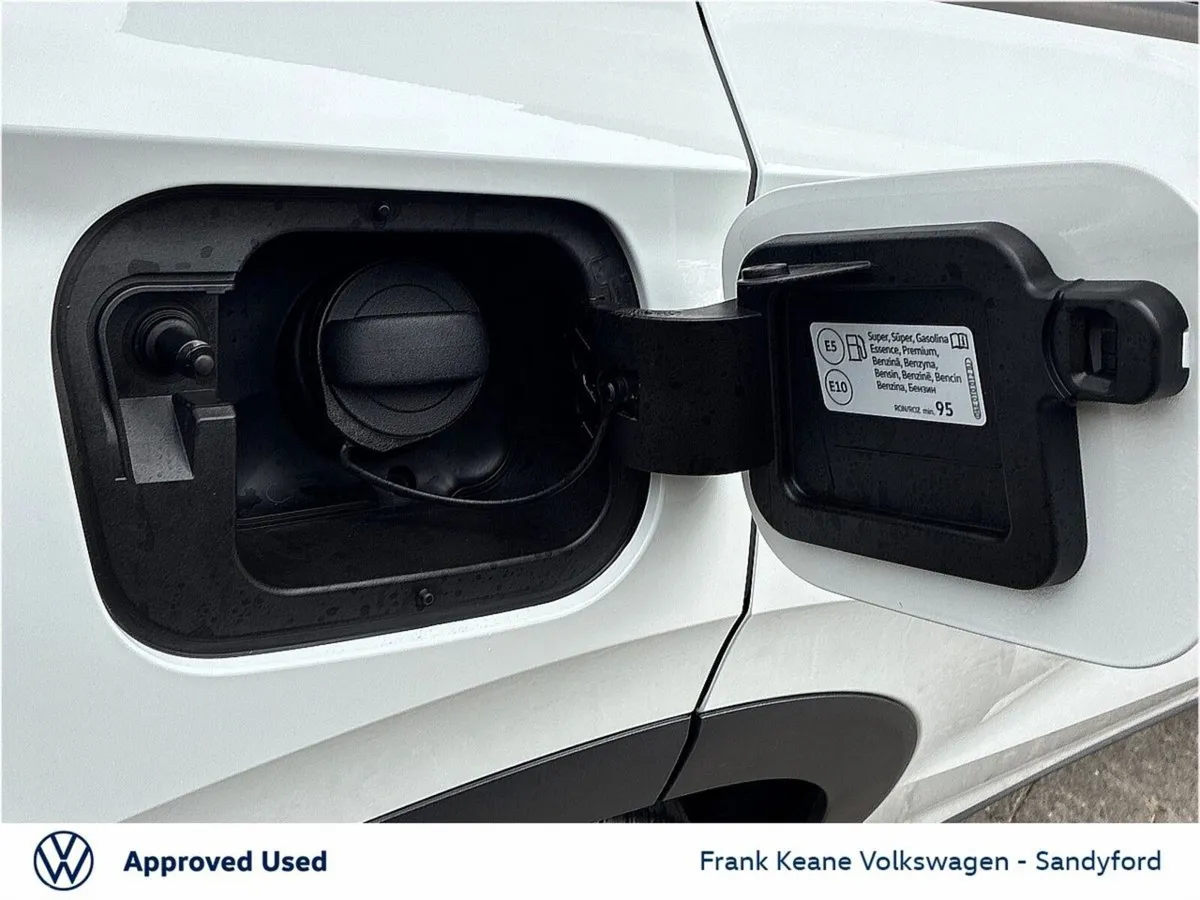 Volkswagen T-Roc SUV, Petrol, 2027, White