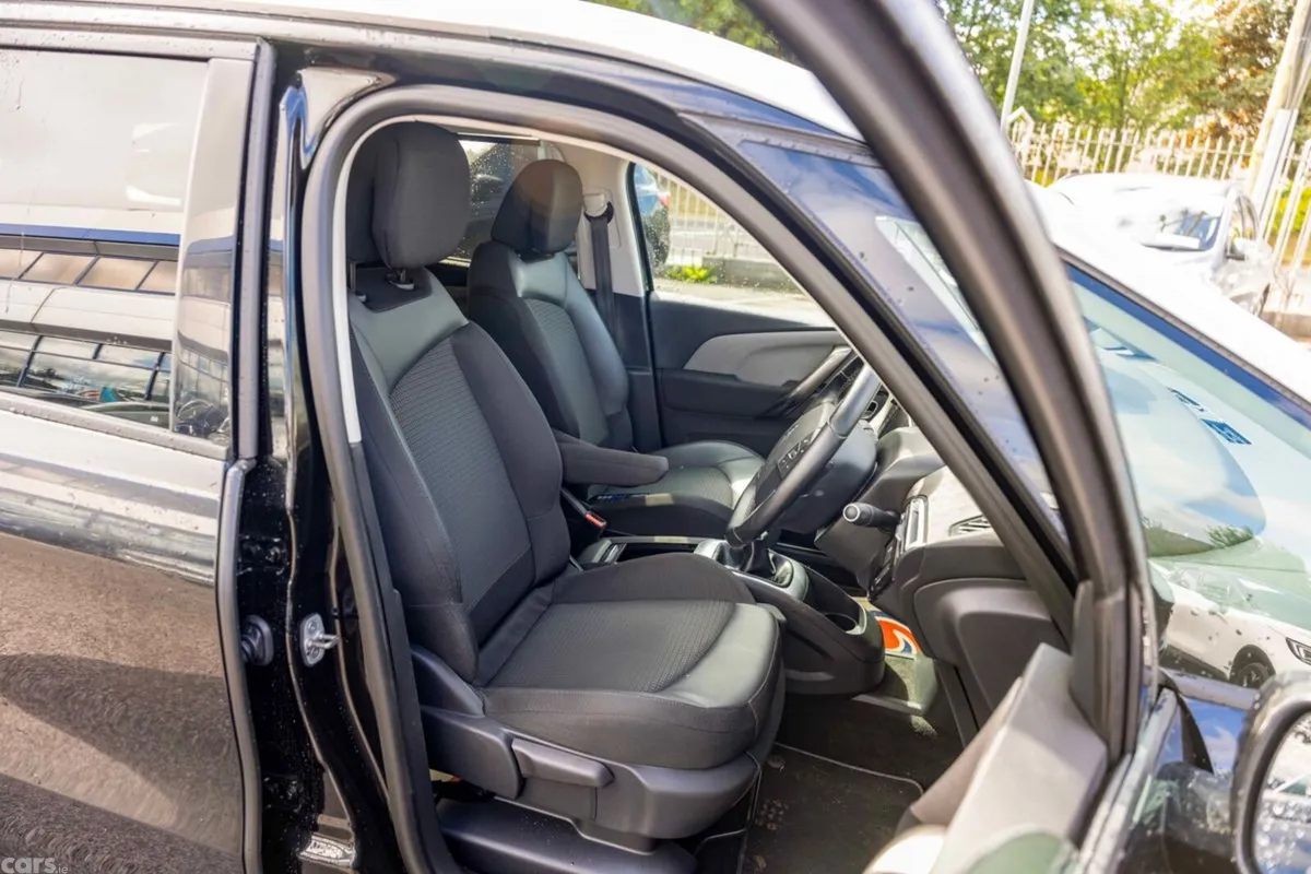 Citroen Grand C4 Spacetourer MPV, Diesel, 2022, Black