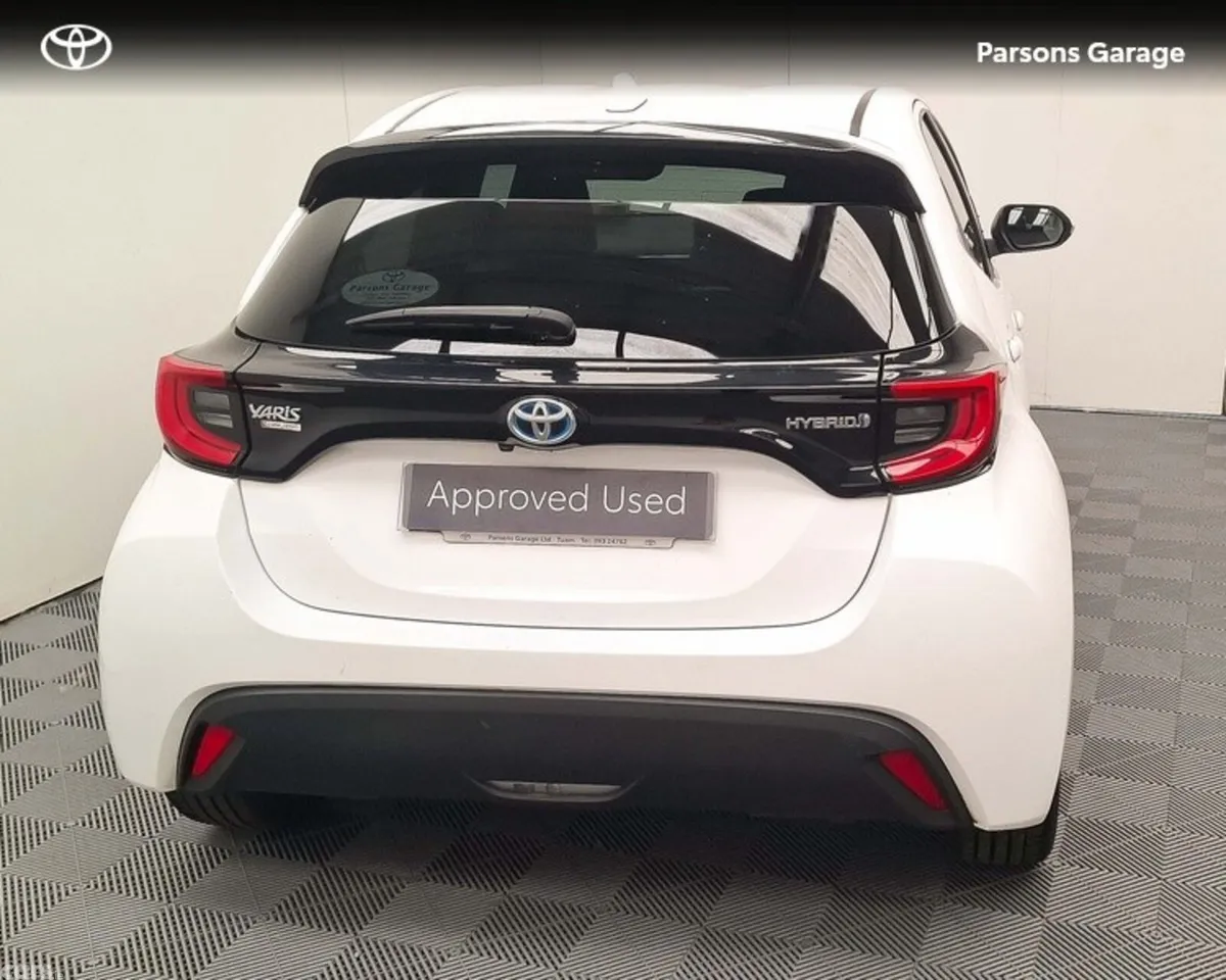 Toyota Yaris Hatchback, Petrol Hybrid, 2023, White
