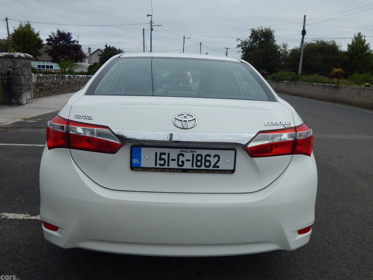 Toyota Corolla Saloon, Diesel, 2015, White