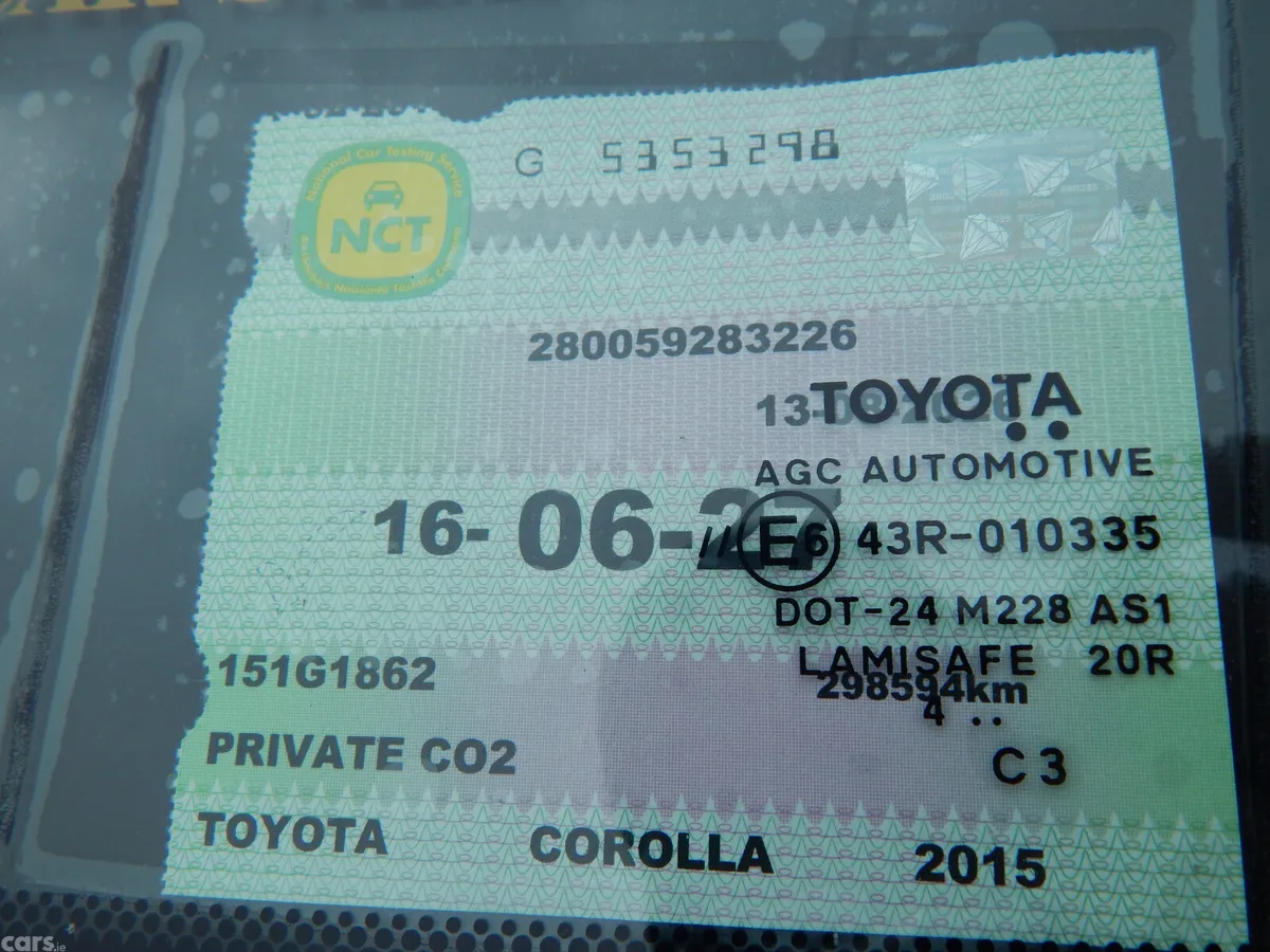 Toyota Corolla Saloon, Diesel, 2015, White