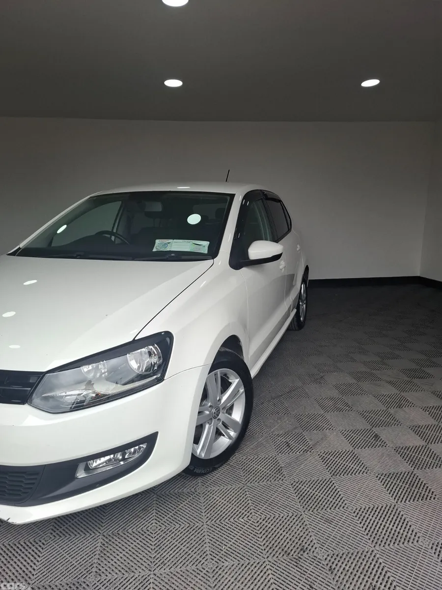 Volkswagen Polo Hatchback, Petrol, 2014, White