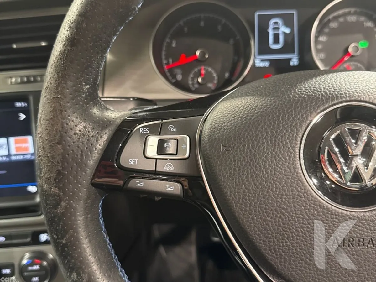 Volkswagen Golf Hatchback, Petrol, 2017, Blue