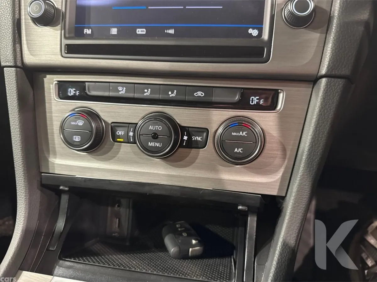 Volkswagen Golf Hatchback, Petrol, 2017, Blue