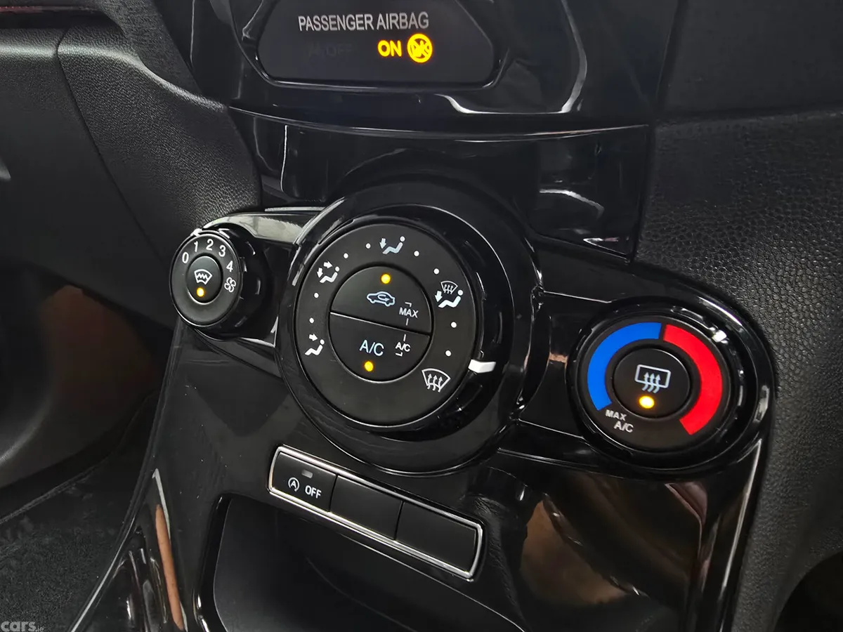 Ford Fiesta Hatchback, Petrol, 2015, Blue