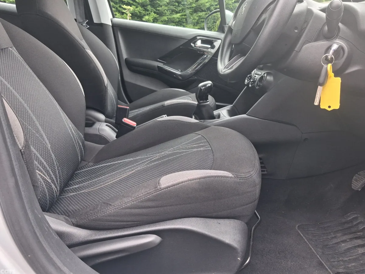 Peugeot 208 Hatchback, Petrol, 2015, Silver