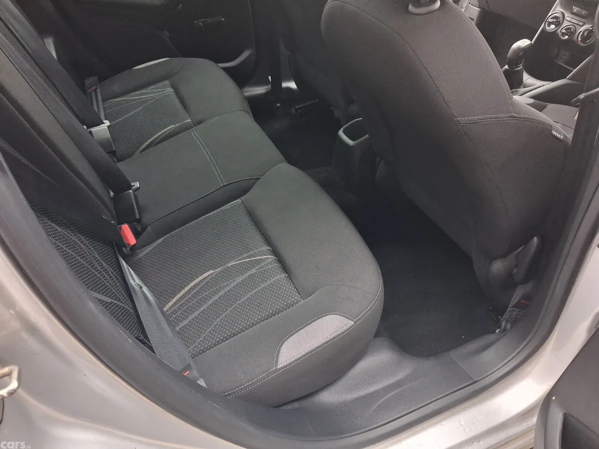 Peugeot 208 Hatchback, Petrol, 2015, Silver