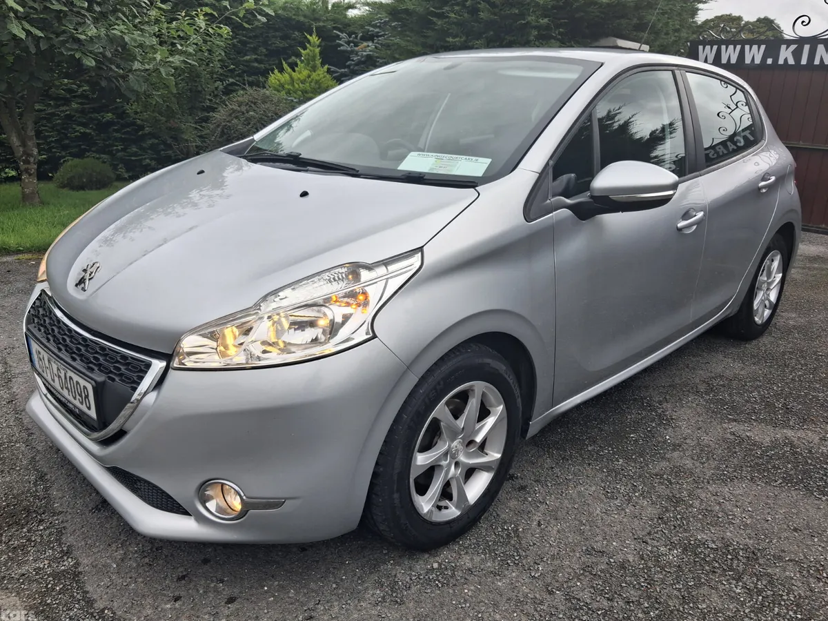 Peugeot 208 Hatchback, Petrol, 2015, Silver