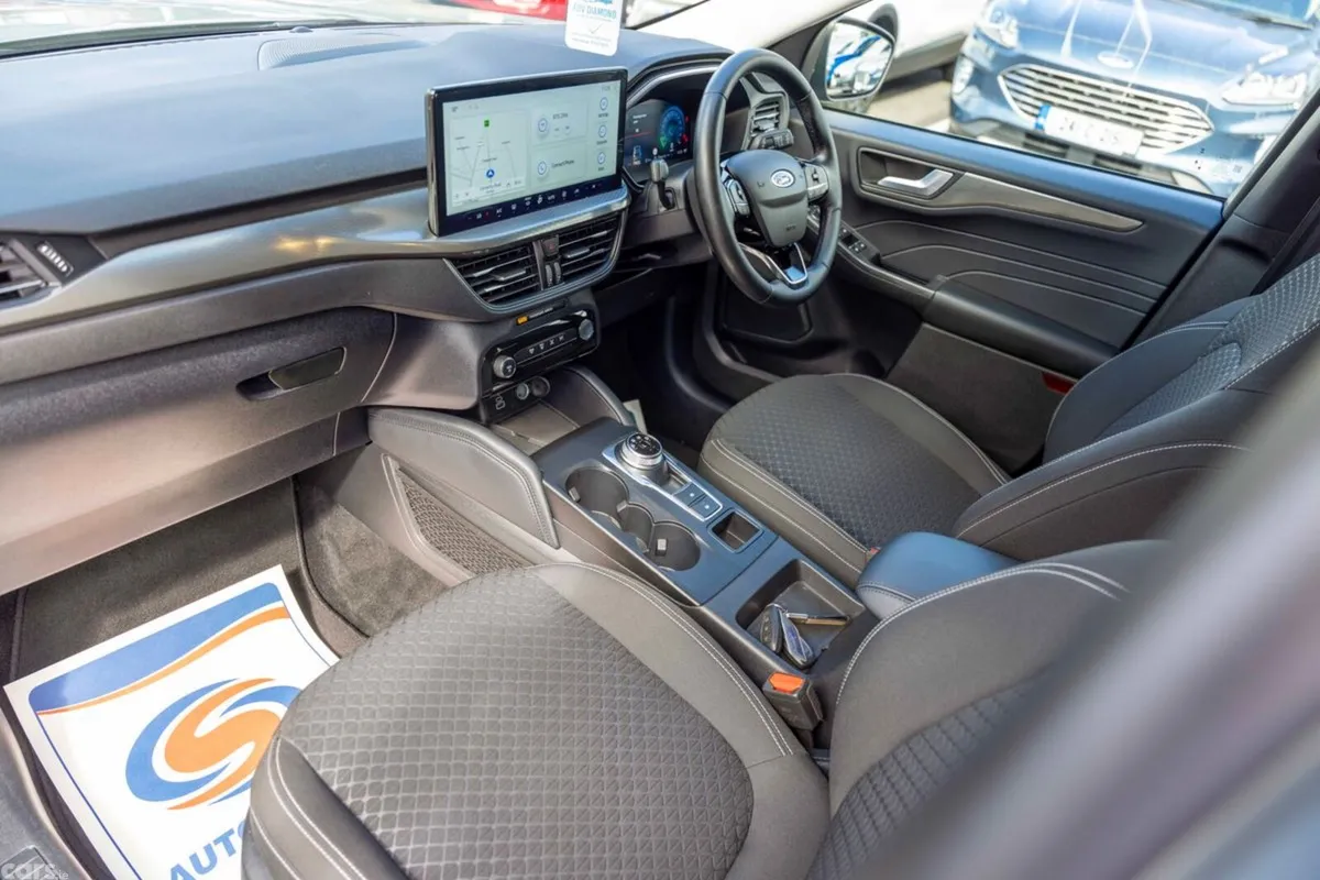 Ford Kuga SUV, Petrol Plug-in Hybrid, 2024, Grey