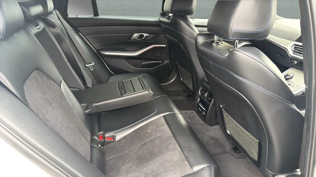 BMW 3-Series Estate, Diesel, 2019, White