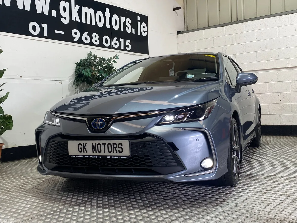 Toyota Corolla Saloon, Petrol Hybrid, 2023, Grey