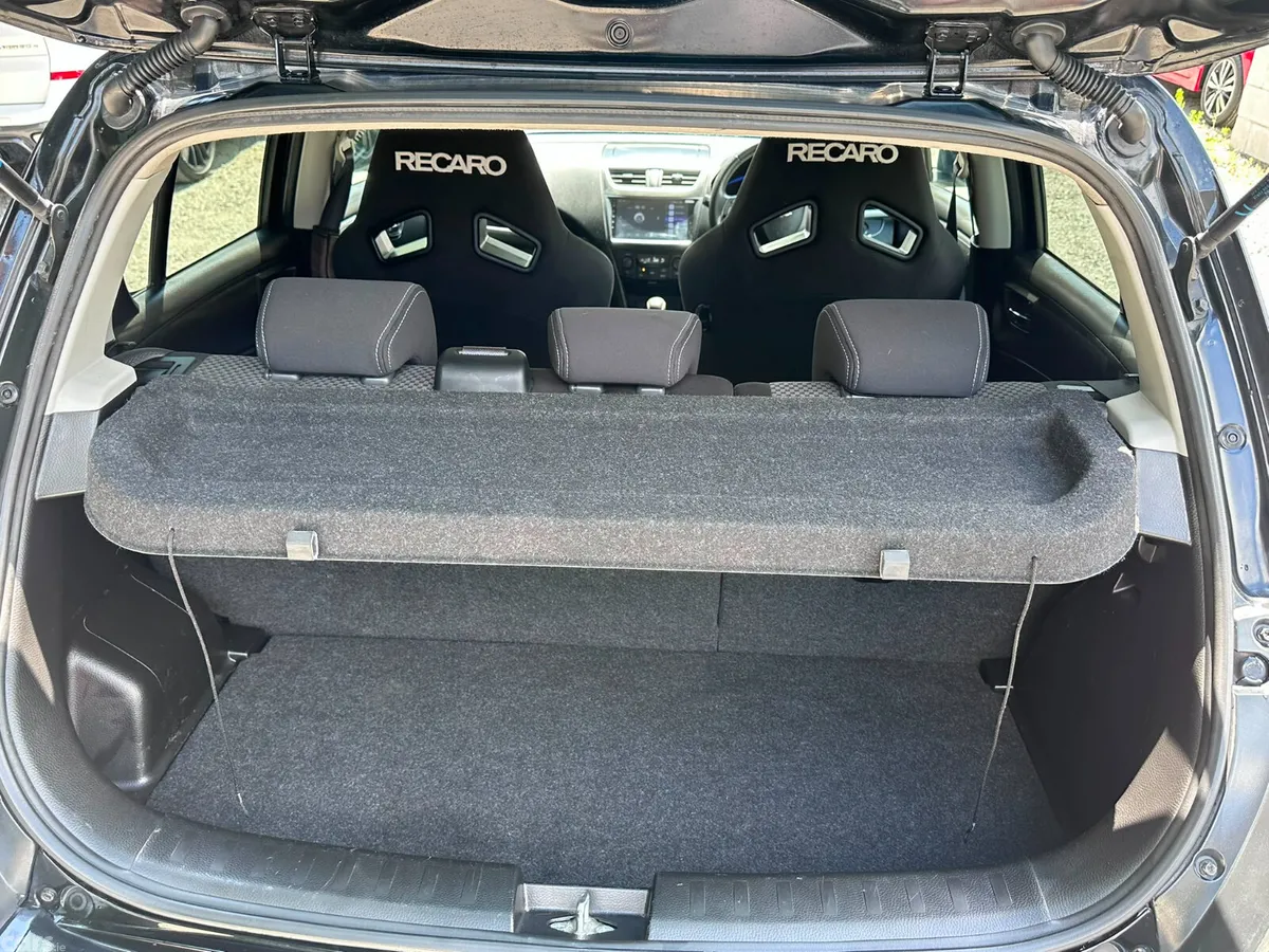 Suzuki Swift Hatchback, Petrol, 2015, Black