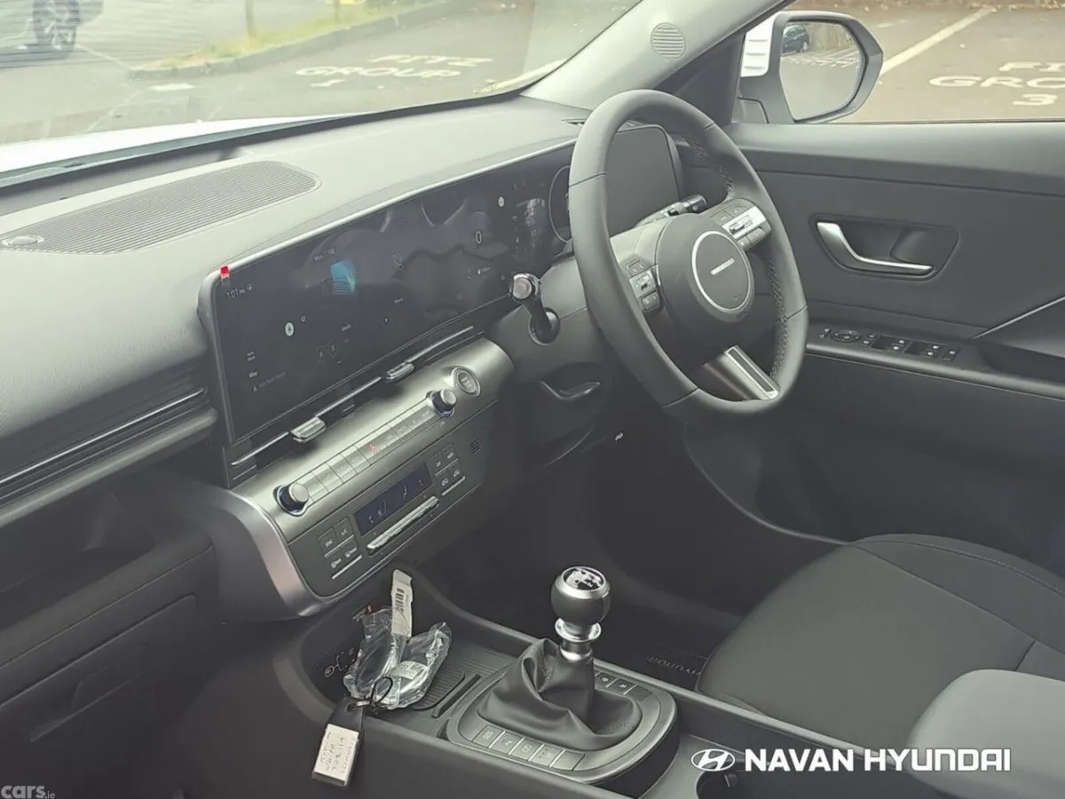 Hyundai KONA MPV, Petrol, 2026, White