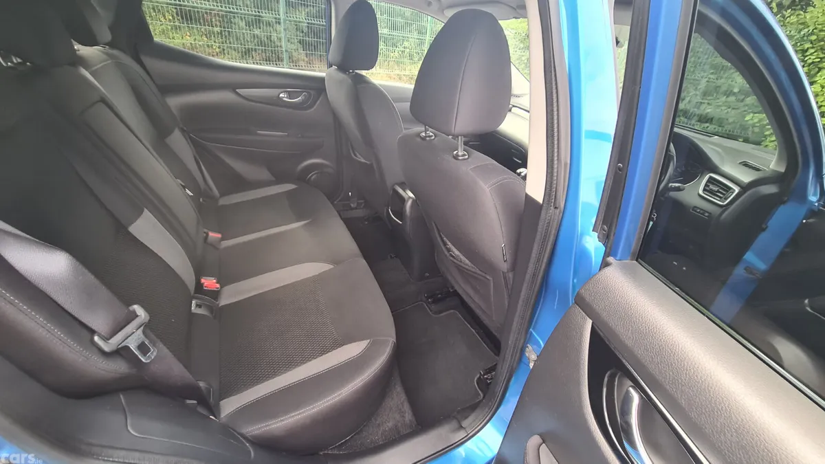 Nissan Qashqai SUV, Diesel, 2020, Blue