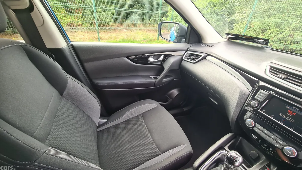 Nissan Qashqai SUV, Diesel, 2020, Blue
