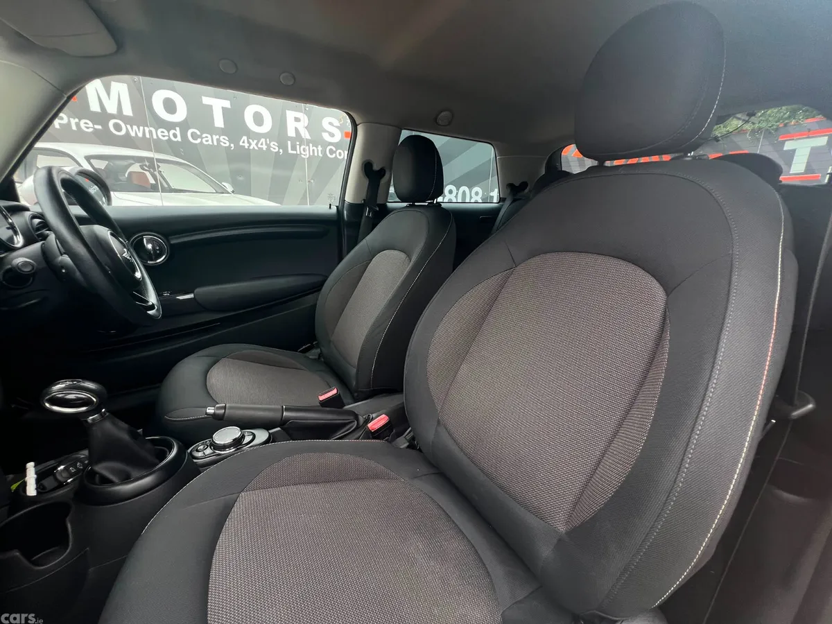 Mini Mini Hatchback, Diesel, 2017, Red