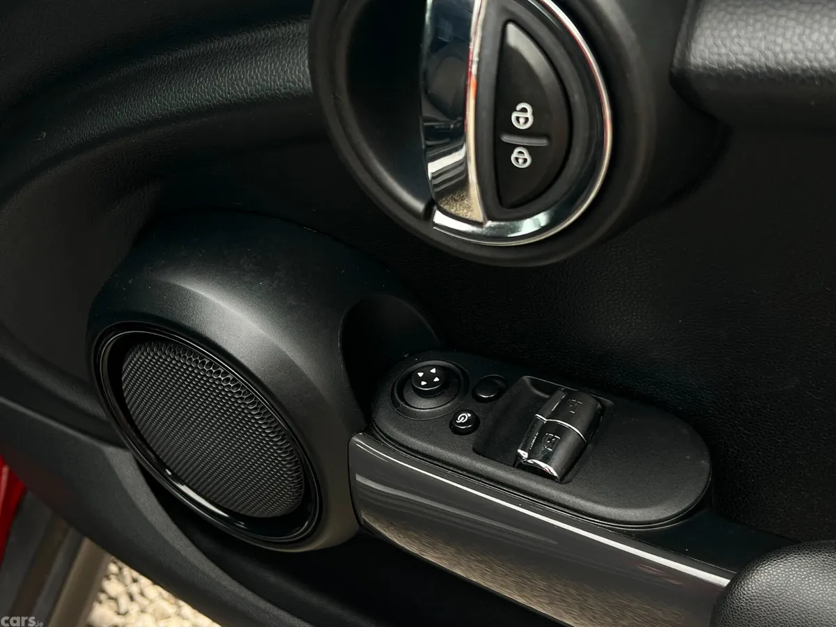Mini Mini Hatchback, Diesel, 2017, Red