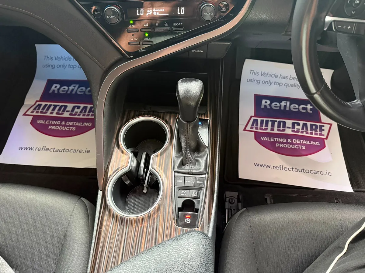 Toyota Camry Saloon, Petrol Hybrid, 2019, Black