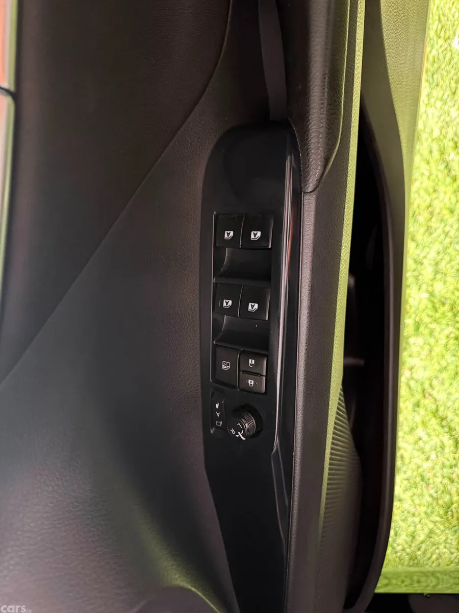 Toyota Camry Saloon, Petrol Hybrid, 2019, Black