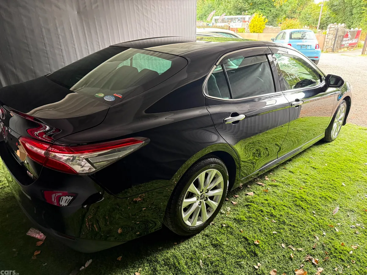 Toyota Camry Saloon, Petrol Hybrid, 2019, Black