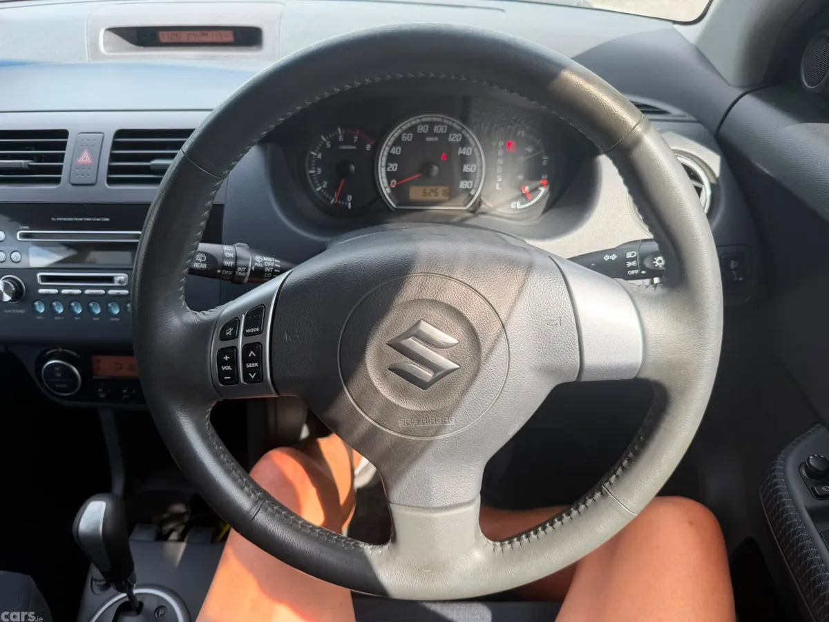 Suzuki Swift Hatchback, Petrol, 2009, White