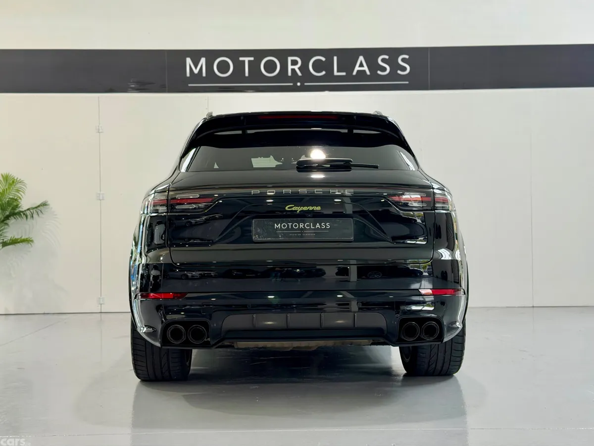 Porsche Cayenne SUV, Petrol Plug-in Hybrid, 2023, Black