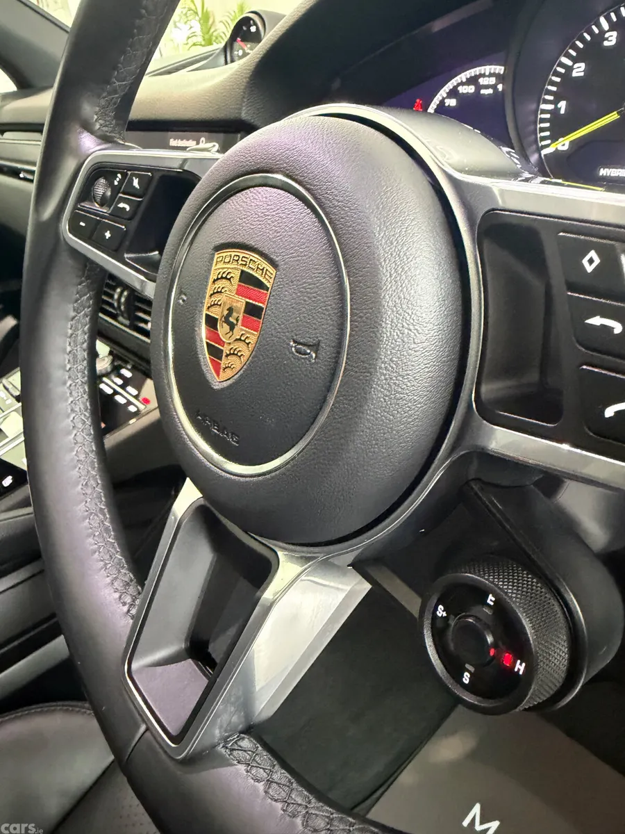 Porsche Cayenne SUV, Petrol Plug-in Hybrid, 2023, Black
