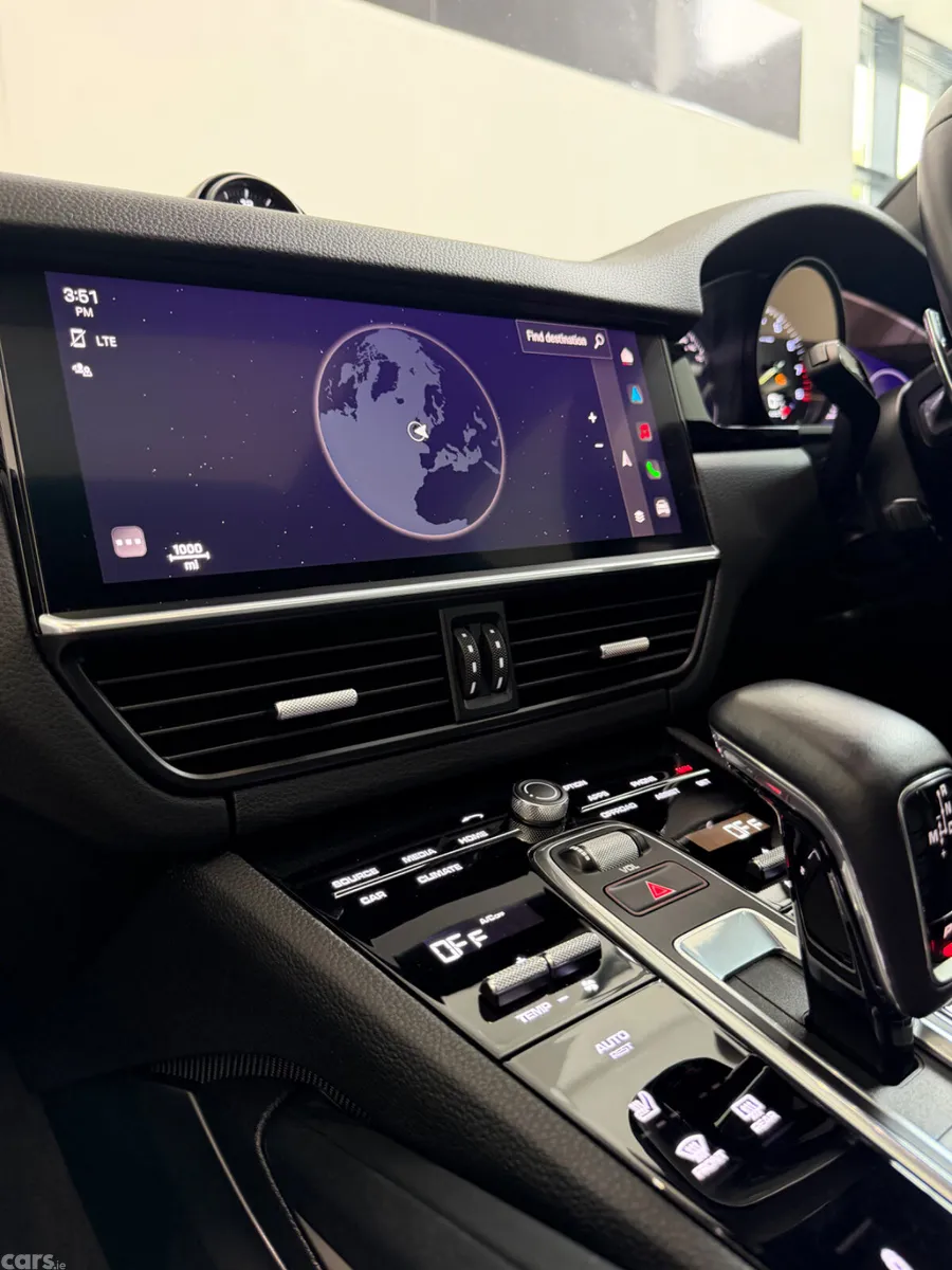 Porsche Cayenne SUV, Petrol Plug-in Hybrid, 2023, Black