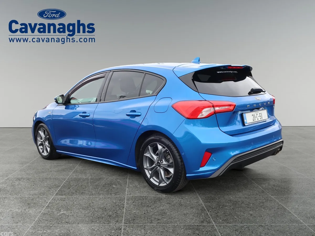 Ford Focus Hatchback, Petrol Hybrid, 2021, Blue