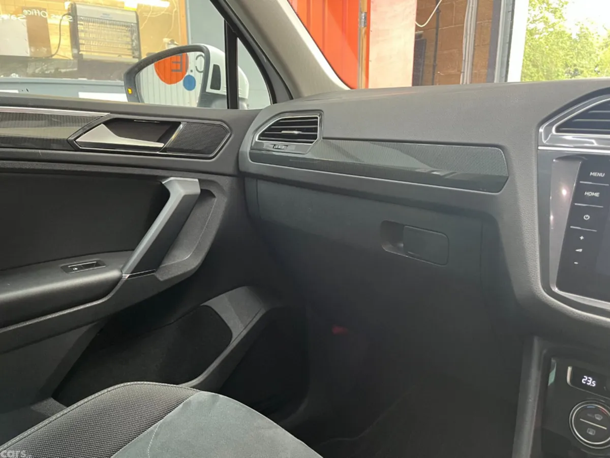 Volkswagen Tiguan SUV, Petrol, 2018, White