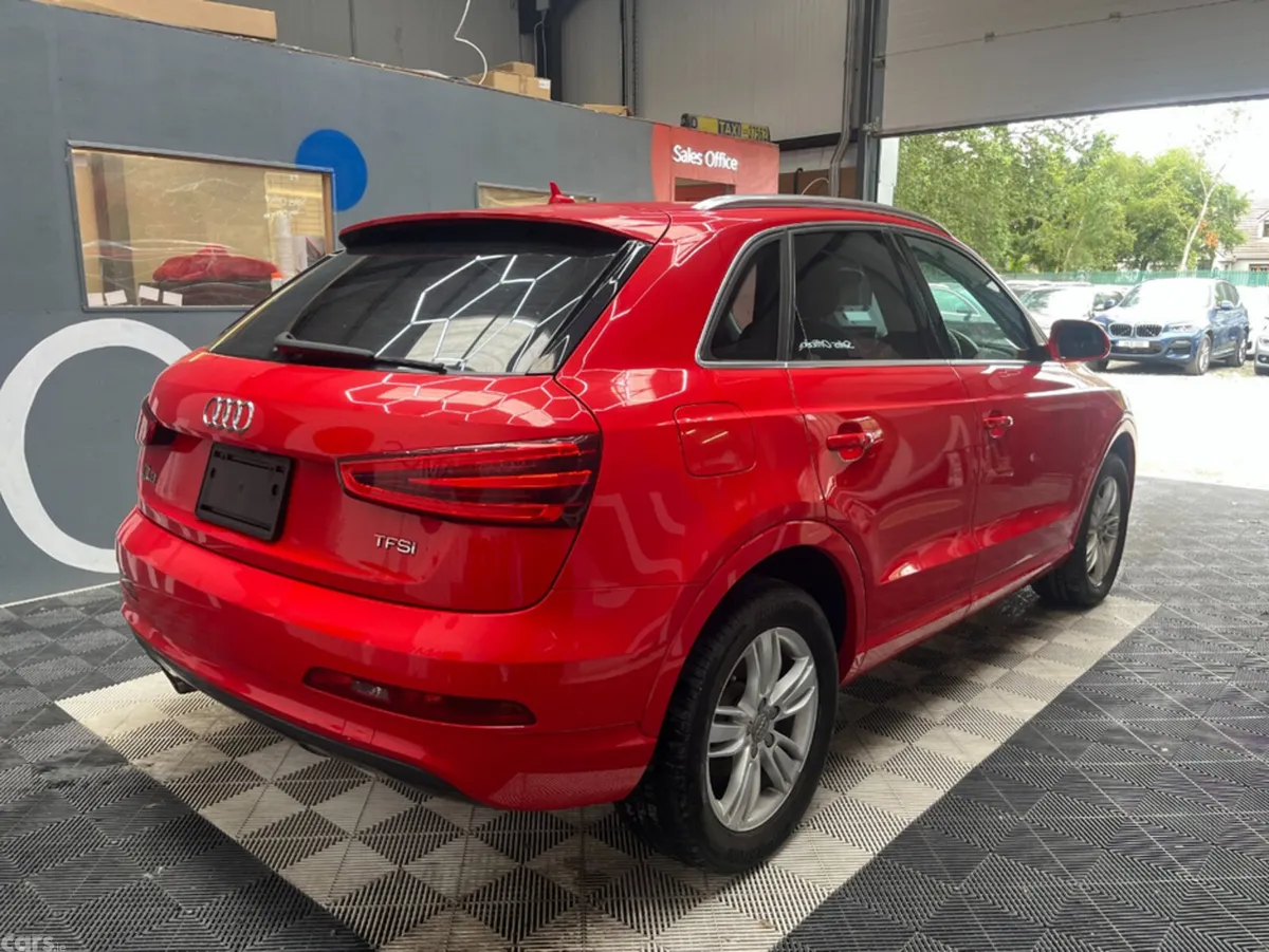 Audi Q3 SUV, Petrol, 2015, Red