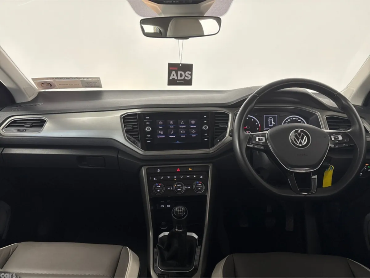 Volkswagen T-Roc Estate, Petrol, 2022, Blue