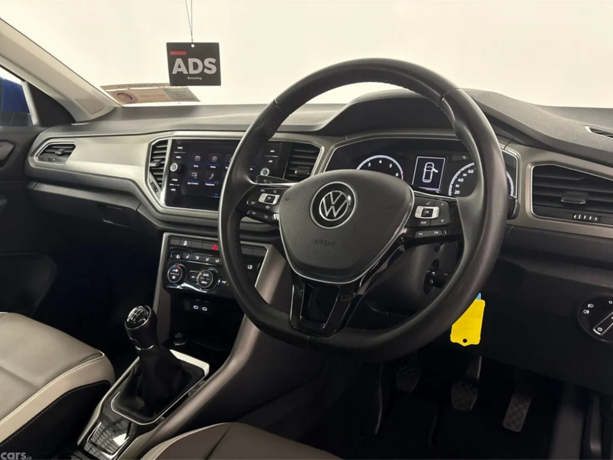 Volkswagen T-Roc Estate, Petrol, 2022, Blue