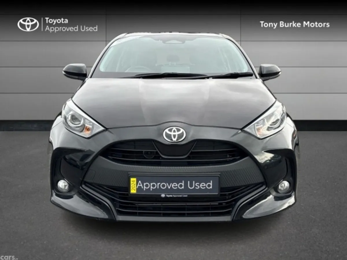 Toyota Yaris Hatchback, Petrol Hybrid, 2024, Black