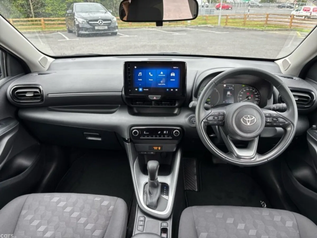 Toyota Yaris Hatchback, Petrol Hybrid, 2024, Black