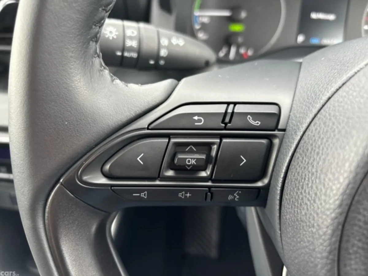 Toyota Yaris Hatchback, Petrol Hybrid, 2024, Black