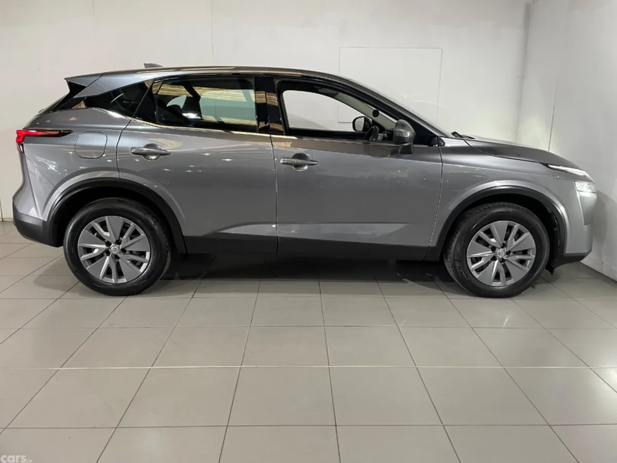 Nissan Qashqai MPV, Petrol, 2022, Grey