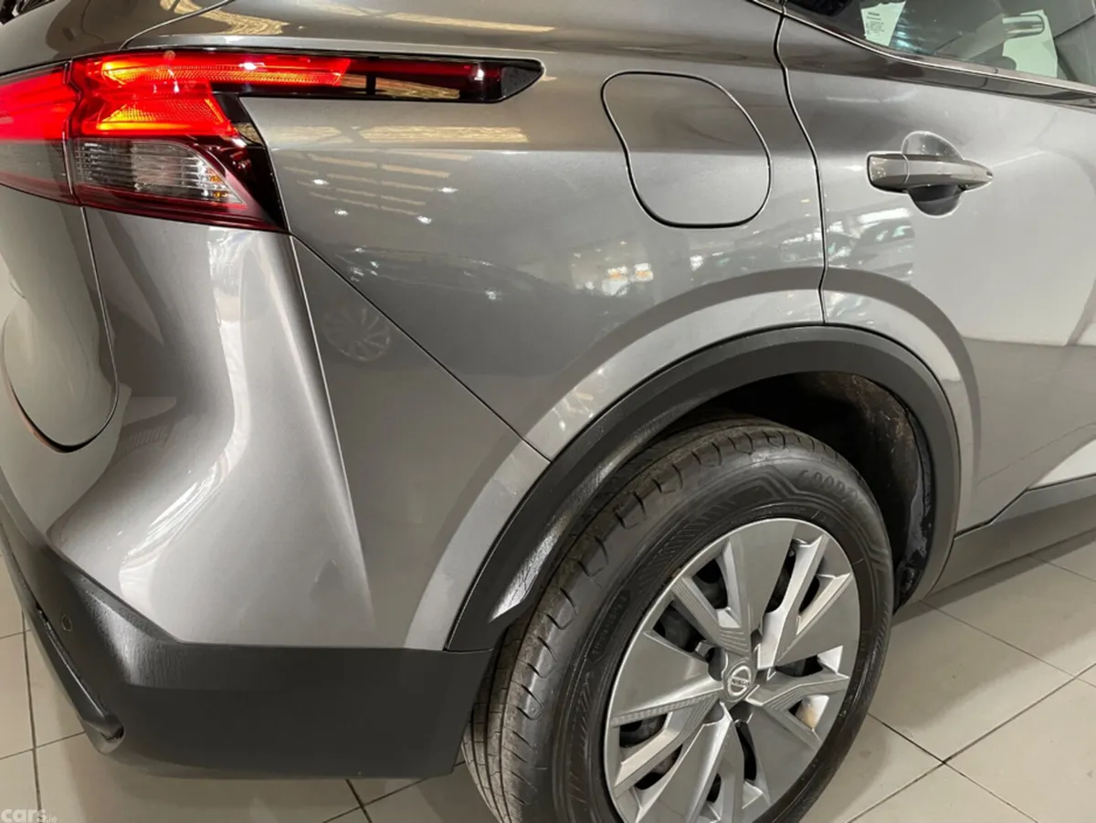 Nissan Qashqai MPV, Petrol, 2022, Grey