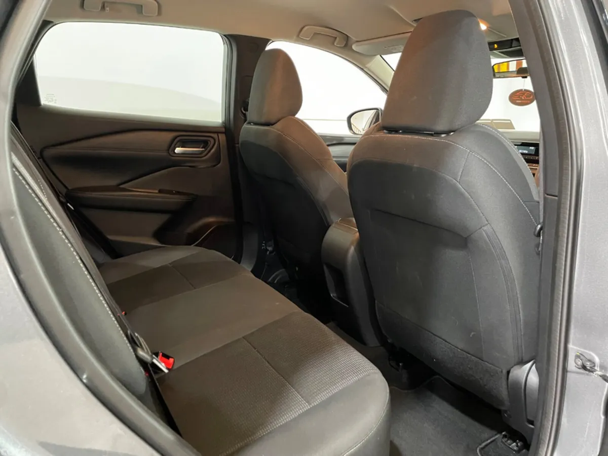 Nissan Qashqai MPV, Petrol, 2022, Grey