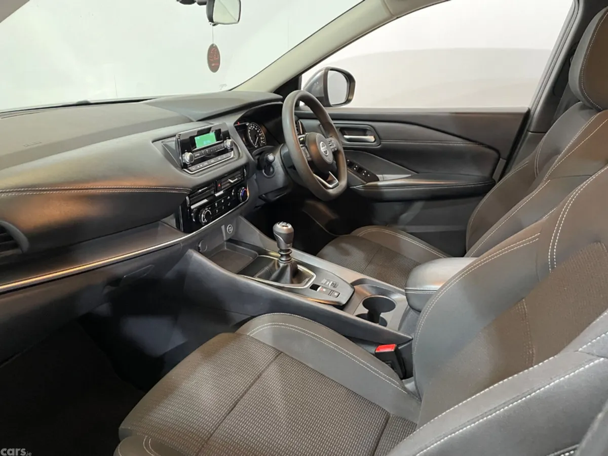 Nissan Qashqai MPV, Petrol, 2022, Grey
